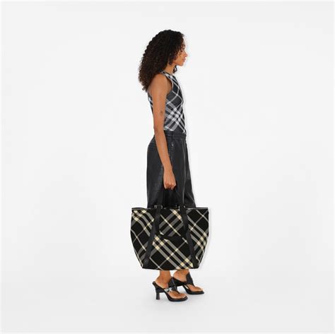 Medium Field Tote in Black/calico .